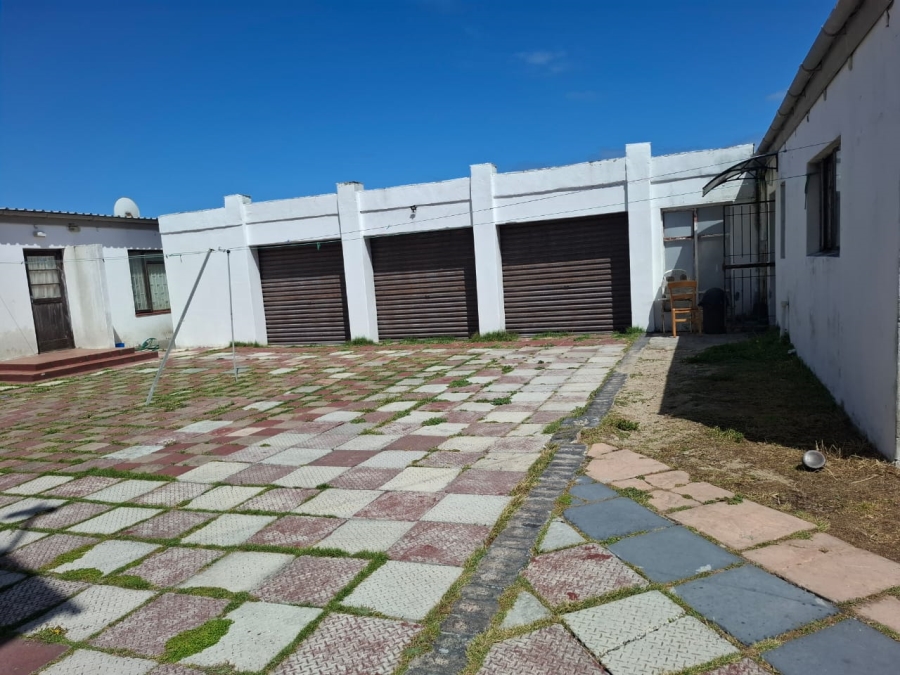 6 Bedroom Property for Sale in Pelican Heights Western Cape